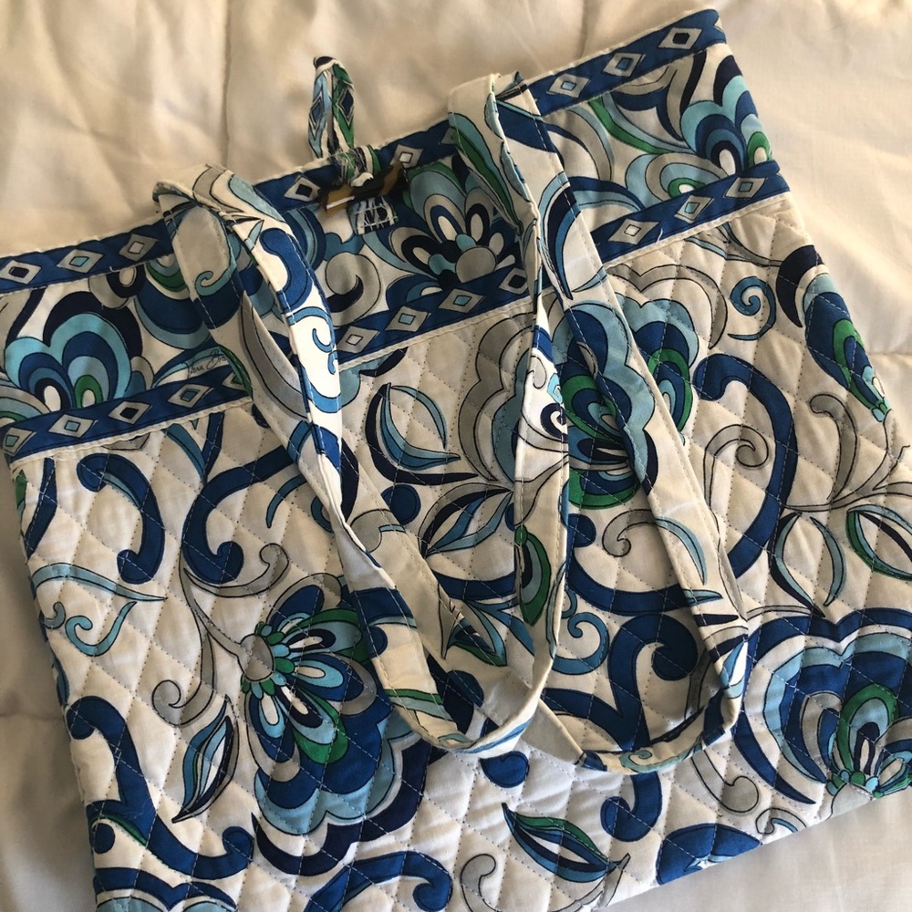 Vera Bradley Tote RARE DISCONTINUED NEW